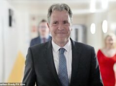 Zawieszony poseł do spraw pracy Dan Norris zostaje aresztowany po raz drugi pod zarzutem szeregu przestępstw na tle seksualnym