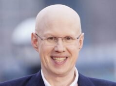 W tej chwili działacz pro-palestyński śledzi i dręczy żydowską gwiazdę Little Britain Matta Lucasa na stacji londyńskiego metra