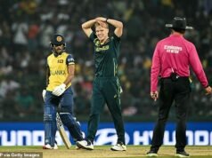 Australia o krok od szokującego odpadnięcia z Pucharu Świata T20, gdy drużyna Mitcha Marsha poniosła brutalną porażkę ośmioma bramkami ze Sri Lanką