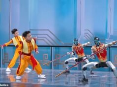 Powstanie robotów KUNG FU! Zobacz, jak chińskie humanoidy wykonują kopnięcia, przewroty i ruchy nunchaku, stojąc kilka metrów od dzieci