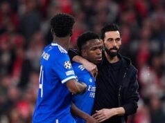 „To obrzydliwe”: Trent Alexander-Arnold wścieka się po tym, jak kolega z drużyny Realu Madryt Vinicius Jr oskarża przeciwnika o rasizm w starciu z Benfiką po przerwaniu meczu na 10 minut po aktywowaniu przez sędziego nowego protokołu