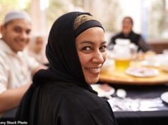 Co NAPRAWDĘ post robi z tobą: nasz najlepszy dietetyk ujawnia dokładną godzinę, o której włącza się przełącznik spalania tłuszczu w organizmie, skutki uboczne, które musisz pokonać… oraz plan posiłków, aby zmaksymalizować utratę wagi i poprawić zdrowie