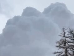 „To nas uderzy!” Moment, w którym brytyjska rodzina zostaje porwana przez lawinę, gdy dziesiątki narciarzy obserwują, jak ogromna masa śniegu spada na nich we włoskim kurorcie