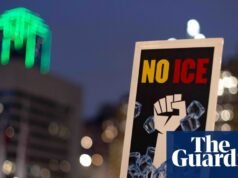 Sędzia ogłasza unieważnienie procesu w sprawie protestu „antify” w Teksasie w związku z koszulką prawnika | Teksas