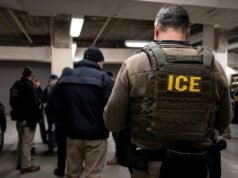 Sędzia federalny wyraża obawy, że administracja Trumpa nie przestrzega przepisów ICE