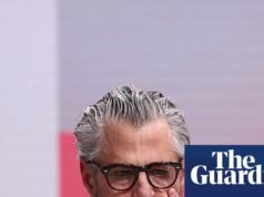 Casey Wasserman sprzeda agencję talentów po ujawnieniu powiązań z Ghislaine Maxwell w aktach Epsteina | Jeffreya Epsteina