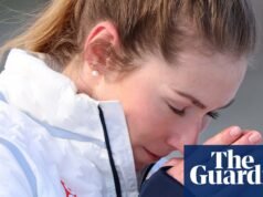 Mikaela Shiffrin pokonała smutek, wypadki i zwątpienie, aby ponownie zdobyć złoto w slalomie | Mikaela Shiffrin