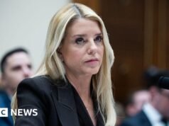 Bondi spotyka się z krytyką po tym, jak stwierdził, że wszystkie pliki Epsteina zostały udostępnione