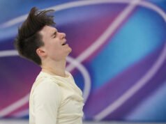 Amerykański łyżwiarz Maxim Naumov debiutuje na igrzyskach olimpijskich rok po stracie rodziców w katastrofie lotniczej