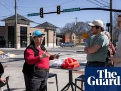 Konserwatywne miasto w Georgii sprzeciwia się aresztowi ICE: „W końcu jesteśmy Amerykanami” | ICE (amerykańskie egzekwowanie prawa imigracyjnego i celnego)