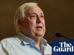 Clive Palmer zaprzecza twierdzeniom Steve’a Bannona, że stał za kontrowersyjną strategią reklamową miliardera w Australii w 2019 r. | Steve’a Bannona