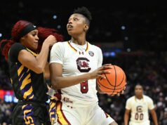 Nr 3 w Południowej Karolinie pokonuje nr 6 LSU 79-72, przedłużając passę zwycięstw przeciwko Tygrysom do 18 meczów