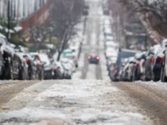 Met Office wydaje nowe ostrzeżenia, po tym jak Brytyjczykom w 42 obszarach powiedziano: „Chrońcie swoją rodzinę”