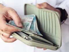 Oszustka z zasiłków, która ukradła 85 tys. funtów, powiedziała, że może spłacać 50 funtów miesięcznie przez 141 lat | Wielka Brytania | Aktualności