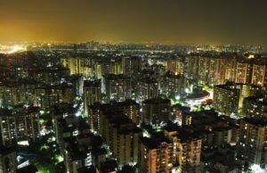 Trzej nastolatkowie skaczą na śmierć z dziewiątego piętra | Świat | Aktualności