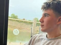 Złamane serce, gdy „zabawny” maturzysta został znaleziony martwy w toalecie uczelni | Wielka Brytania | Aktualności