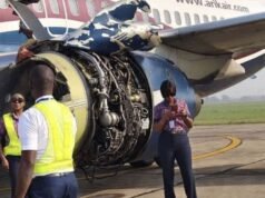 Samolot Boeing uderzony przez grzmot i „głośny huk” spowodował awarię w powietrzu i pędzi na najbliższe lotnisko