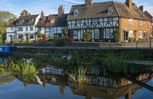 Wściekłość w związku z planem miasta Cotswolds nałożenia kar finansowych na mieszkańców za „rujnowanie miasta dla turystów” | Wielka Brytania | Aktualności