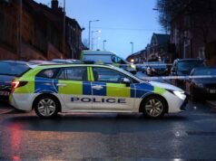 Strzelanina w Oldham NA ŻYWO: Bandyta otwiera ogień do domu, gdy policja publikuje aktualizację | Wielka Brytania | Aktualności