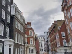 Old Queen Street zamknięta i ewakuowana w związku z „podejrzaną paczką” | Wielka Brytania | Aktualności