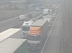 Ruch na M62 NA ŻYWO: Opóźnienia po ogromnym pożarze w pobliżu Milnrow w Greater Manchester | Wielka Brytania | Aktualności