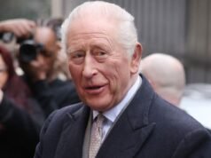 Król Karol po raz pierwszy od aresztowania Andrzeja pokazał się publicznie