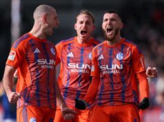 2. Bundesliga: Schalke przeciwstawia się Kiel i odzyskuje pierwsze miejsce