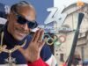 Snoop Dogg niesie pochodnię olimpijską podczas Zimowych Igrzysk Olimpijskich 2026