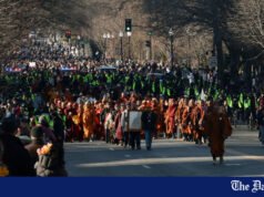 Marsz dla pokoju: mnisi buddyjscy przybywają do Waszyngtonu po 2300 mil podróży