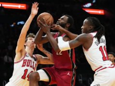 Ayo Dosunmu z najlepszymi w sezonie 29 punktami prowadzi przed Bulls w osłabieniu przed Heat 125-118