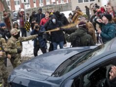 Szef związku zawodowego nauczycieli w Minneapolis twierdzi, że wybrani urzędnicy przyłączają się do wysiłków przeciwko ICE