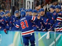 Reprezentacja USA w hokeju na lodzie mężczyzn zrywa remis ze Szwecją w drugiej połowie ćwierćfinału olimpijskiego