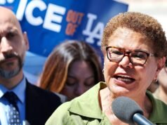Burmistrz Los Angeles Karen Bass oskarżona o zmianę raportu z reakcji na śmiertelne pożary