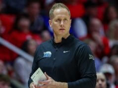 Trener BYU, Kevin Young, potępia kibiców stanu Oklahoma za rzekome pieśni antymormońskie