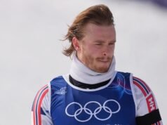 Norweski narciarz rzuca tyczką po utracie olimpijskiego złota w slalomie w zamieci