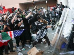 Powracają „w większości pokojowe” zamieszki