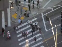 Policja w Los Angeles wydaje nakaz rozproszenia po tym, jak protest studentów przeciwko ICE stał się brutalny