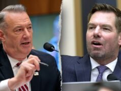 Pełniący obowiązki dyrektora ICE Todd Lyons odmawia rezygnacji pomimo wezwań Demokratów