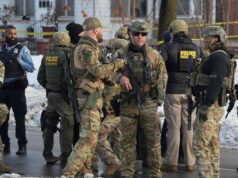 Niepokojący trend pełzania w mundurach bojowych