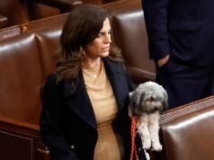 Nancy Mace wprowadza ustawę mającą na celu wycelowanie w kosmitów znęcających się nad zwierzętami