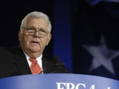 Sekretarz edukacji Reagana William Bennett zrywa z Trumpem w sprawie konopi indyjskich