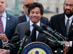 Postępowi Demokraci rzucają wyzwanie najwyższemu urzędnikowi imigracyjnemu Trumpa podczas ostrego starcia przesłuchań