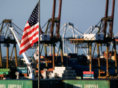 Stany najbardziej odczuwają skutki ceł Trumpa, ponieważ kampanie skupiają się na gospodarce