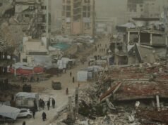 Miejscowi twierdzą, że w nalotach w Gazie zginęło 11 osób, a Izrael twierdzi, że Hamas naruszył zawieszenie broni | Wiadomości ze świata