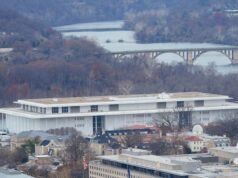 Trump zamknie Kennedy Center na dwa lata – wywołując kolejne kontrowersje wokół obiektu w DC | Wiadomości Trumpa