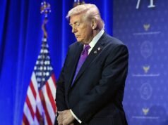 Trump żartuje, że Johnson pyta „obyśmy się pomodlili” podczas spotkań lunchowych w Gabinecie Owalnym